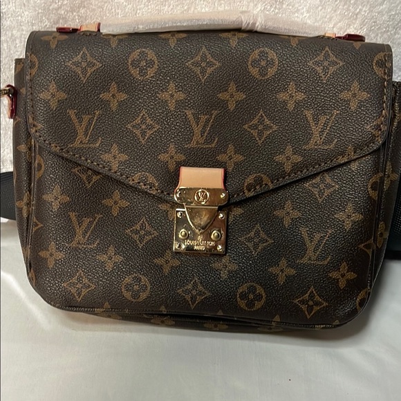 no  brand Handbags - Louis Vuitton Brown Monogram Crossbody Bag with Structured Design